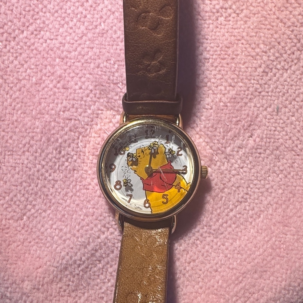 Vintage Disney Pooh Timex Watch with Leather Tan Band. Some scratches on glass